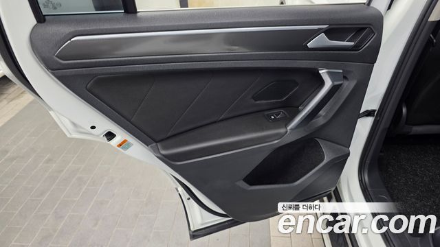 Volkswagen Tiguan 2020 — photo 15