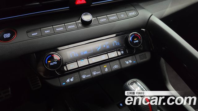 Hyundai AVANTE 2025 — photo 19