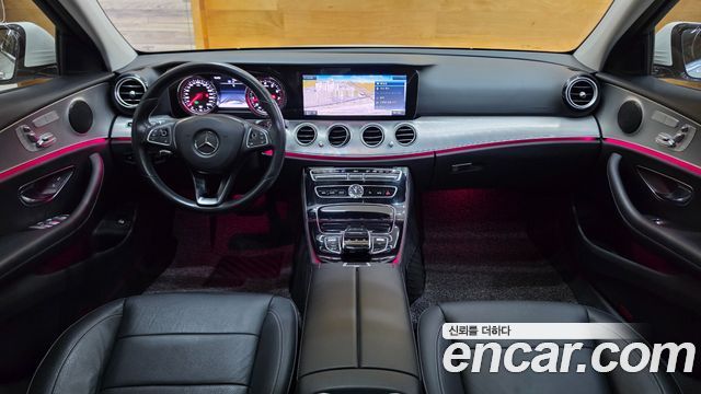 Mercedes-Benz E-Class 2017 — photo 8