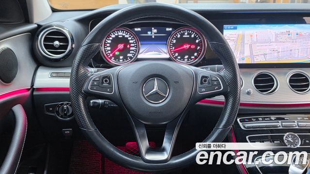 Mercedes-Benz E-Class 2017 — photo 10