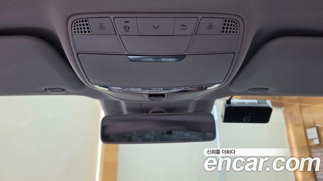 Mercedes-Benz E-Class 2017 — photo 19