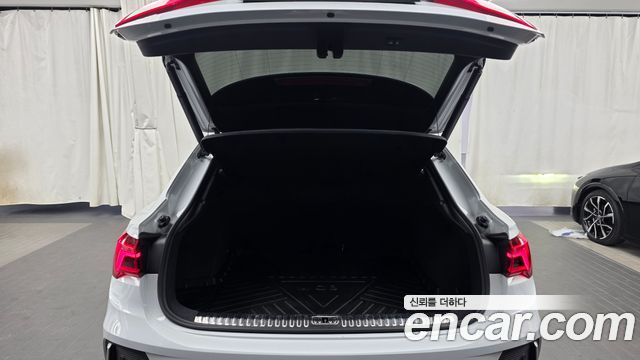 Audi Q3 2023 — photo 26