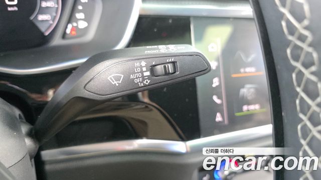 Audi Q3 2023 — photo 27