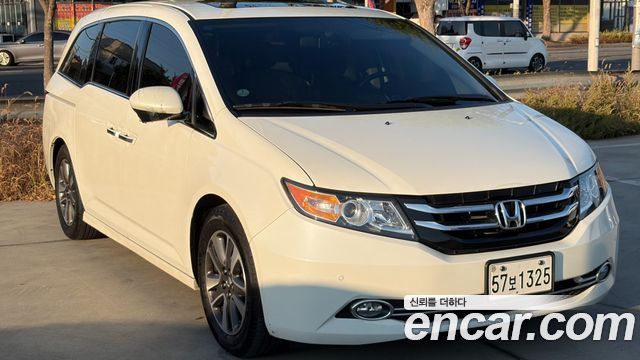 Honda Odyssey 2014 — photo 2