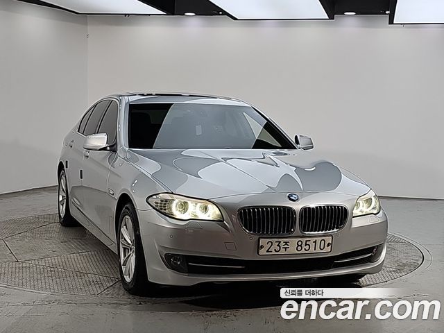 BMW 5-Series 2010 — photo 2