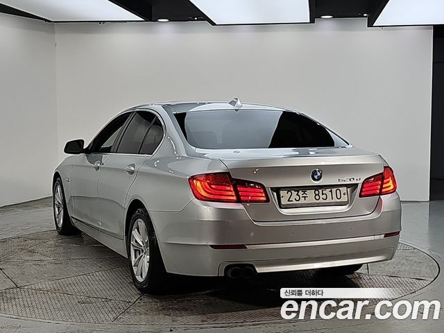 BMW 5-Series 2010 — photo 3