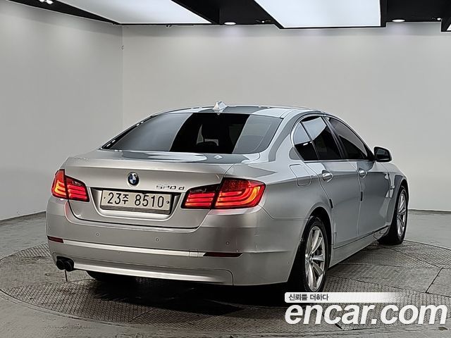 BMW 5-Series 2010 — photo 4