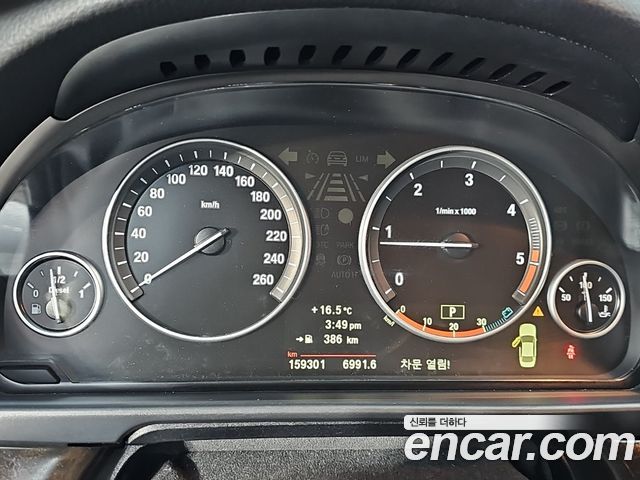 BMW 5-Series 2010 — photo 7