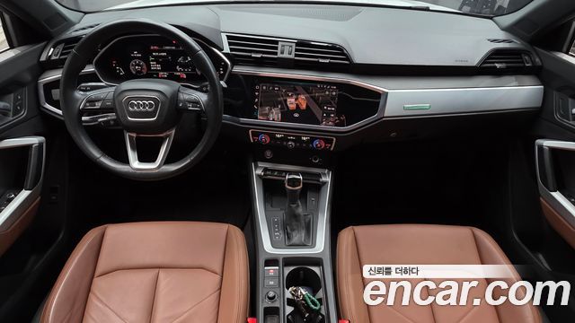 Audi Q3 2020 — photo 10