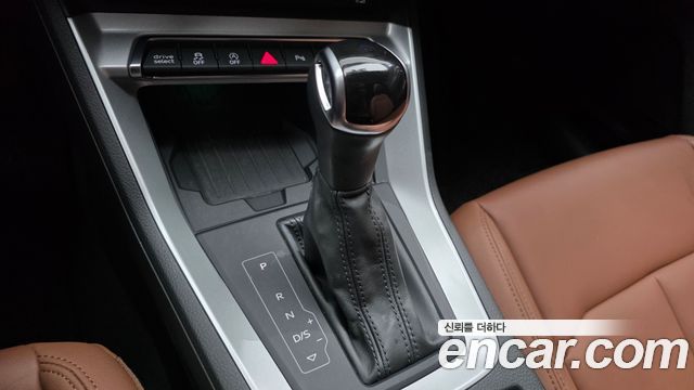 Audi Q3 2020 — photo 12