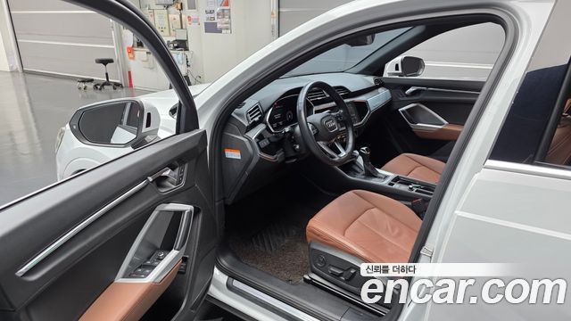 Audi Q3 2020 — photo 13
