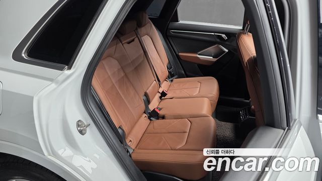 Audi Q3 2020 — photo 17