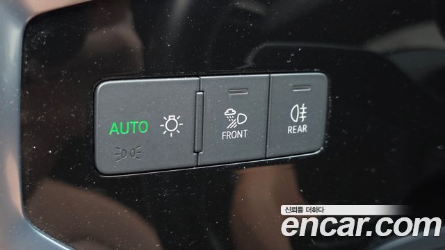 Audi Q3 2020 — photo 19