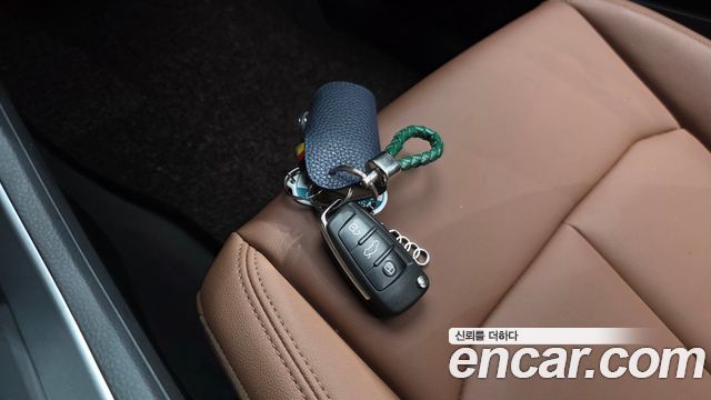 Audi Q3 2020 — photo 23