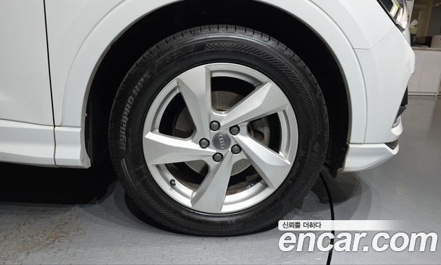 Audi Q3 2020 — photo 7