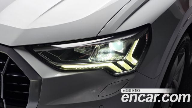 Audi Q3 2020 — photo 8