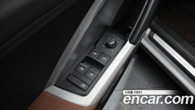 Audi Q3 2020 — photo 30