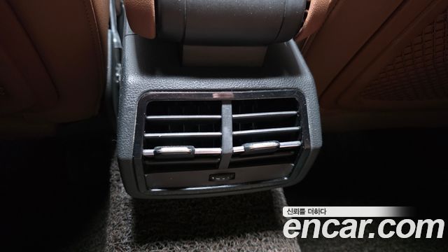 Audi Q3 2020 — photo 35