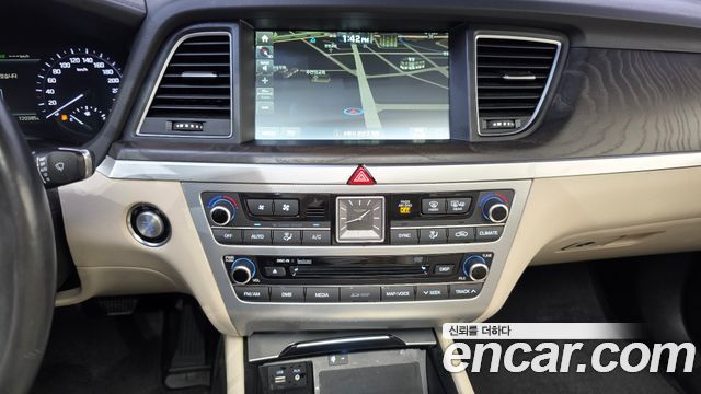 Genesis G80 2017 — photo 19