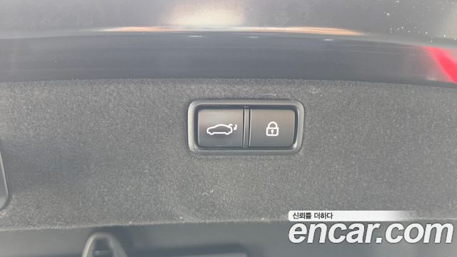 Genesis G80 2017 — photo 23