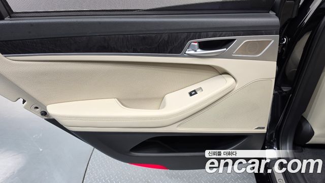 Genesis G80 2017 — photo 15