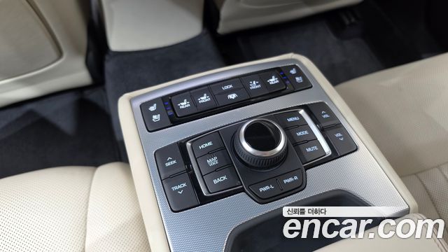 Genesis G80 2017 — photo 28