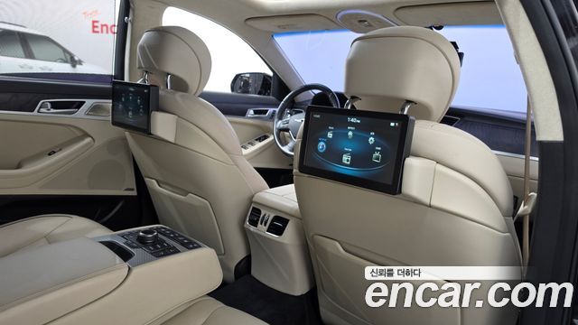 Genesis G80 2017 — photo 30