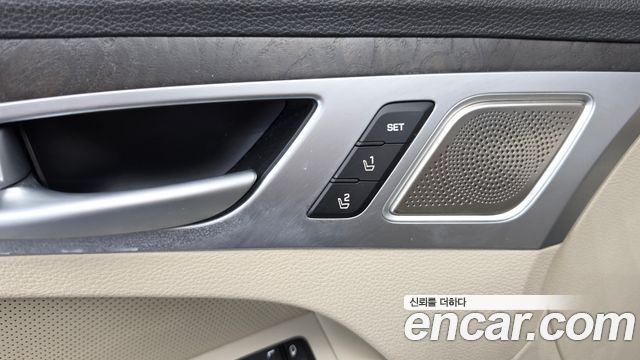 Genesis G80 2017 — photo 32