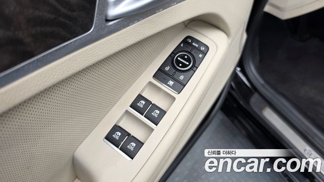 Genesis G80 2017 — photo 35