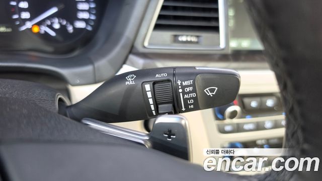 Genesis G80 2017 — photo 36