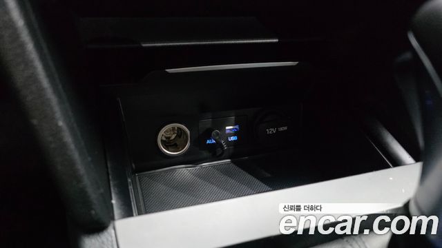 Hyundai AVANTE 2017 — photo 19