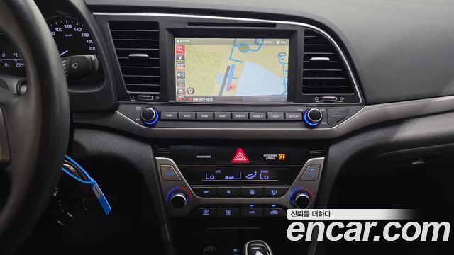 Hyundai AVANTE 2017 — photo 21