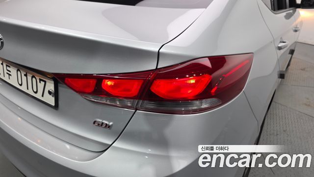 Hyundai AVANTE 2017 — photo 9