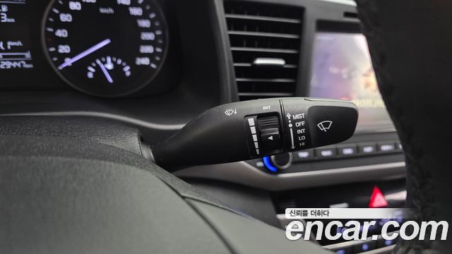 Hyundai AVANTE 2017 — photo 28