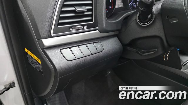 Hyundai AVANTE 2017 — photo 30