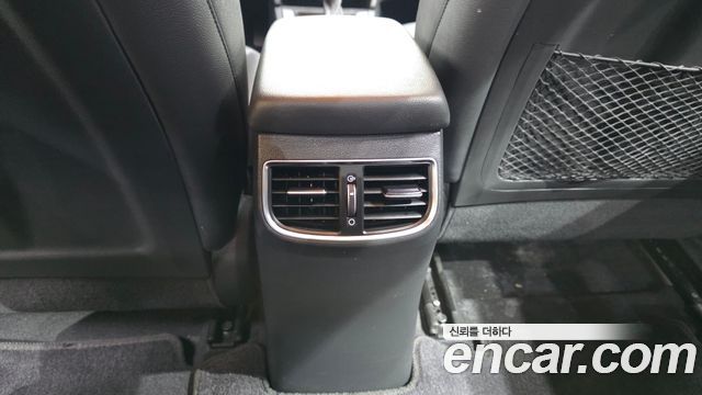 Hyundai AVANTE 2017 — photo 31