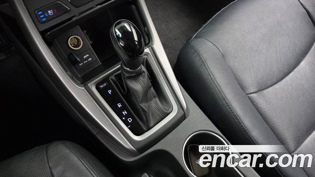 Hyundai AVANTE 2014 — photo 12