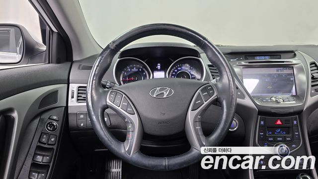 Hyundai AVANTE 2014 — photo 18