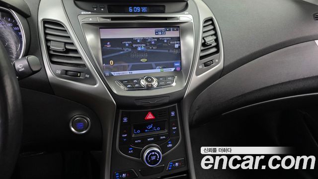 Hyundai AVANTE 2014 — photo 19