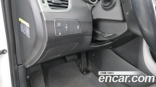 Hyundai AVANTE 2014 — photo 24