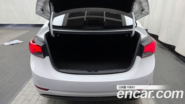 Hyundai AVANTE 2014 — photo 26