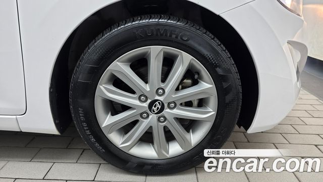 Hyundai AVANTE 2014 — photo 7