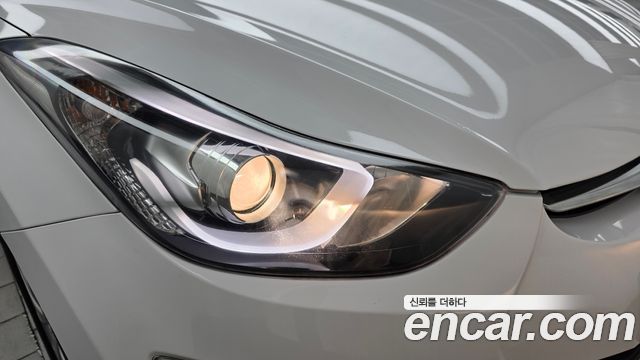 Hyundai AVANTE 2014 — photo 8