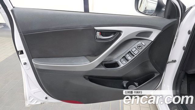 Hyundai AVANTE 2014 — photo 14