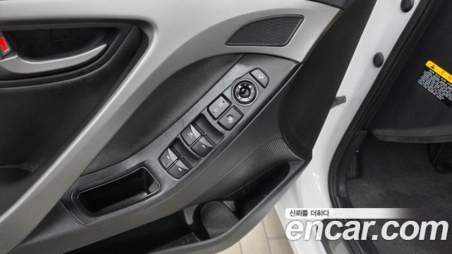 Hyundai AVANTE 2014 — photo 29