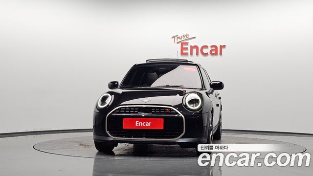 Mini Cooper 2026 — photo 3