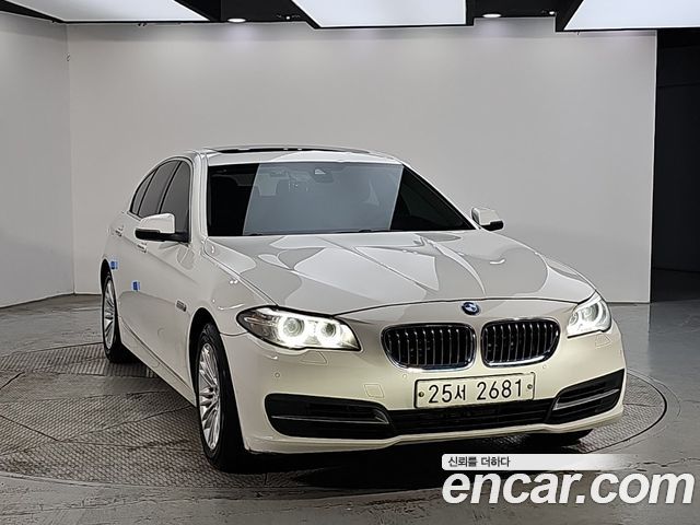 BMW 5-Series 2015 — photo 2