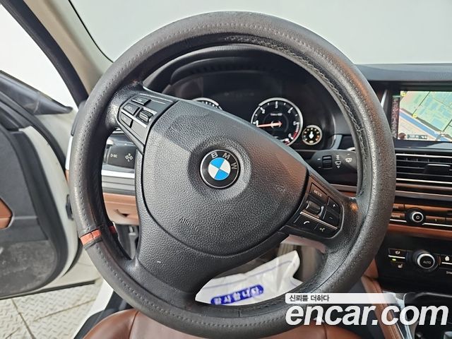 BMW 5-Series 2015 — photo 8