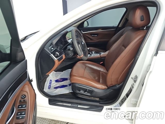 BMW 5-Series 2015 — photo 10