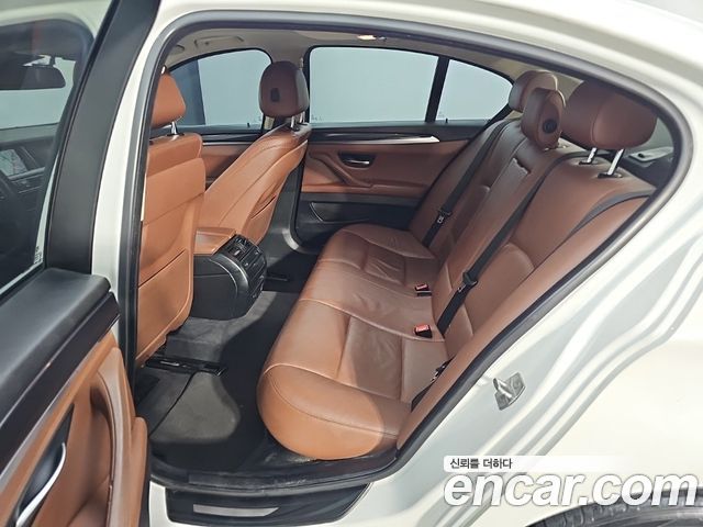 BMW 5-Series 2015 — photo 11